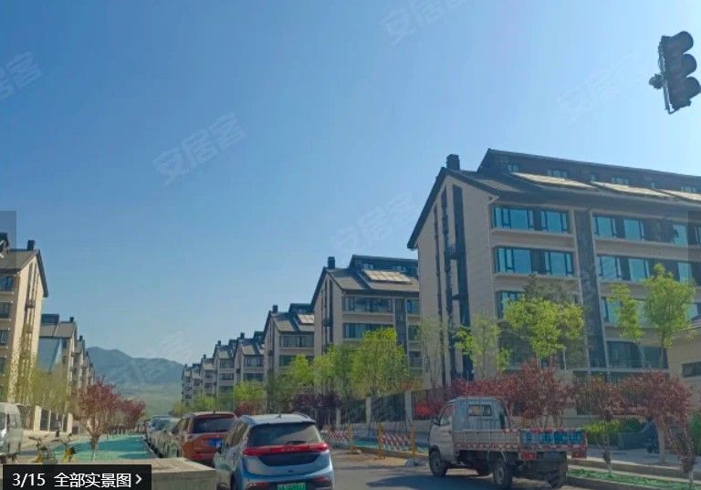 远洋五里春秋16号楼2单元102室（下叠带库房及2车位）