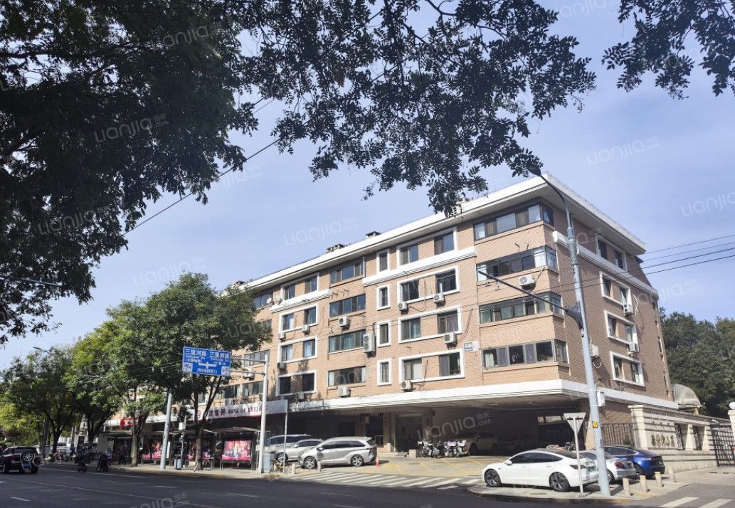 巴黎公寓2单元203室