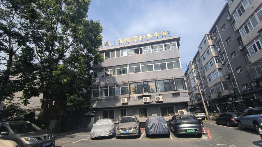 玉桃园一区甲12号楼负101至302室（共6套）